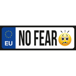 No fear emoji vicces rendszámtábla minta